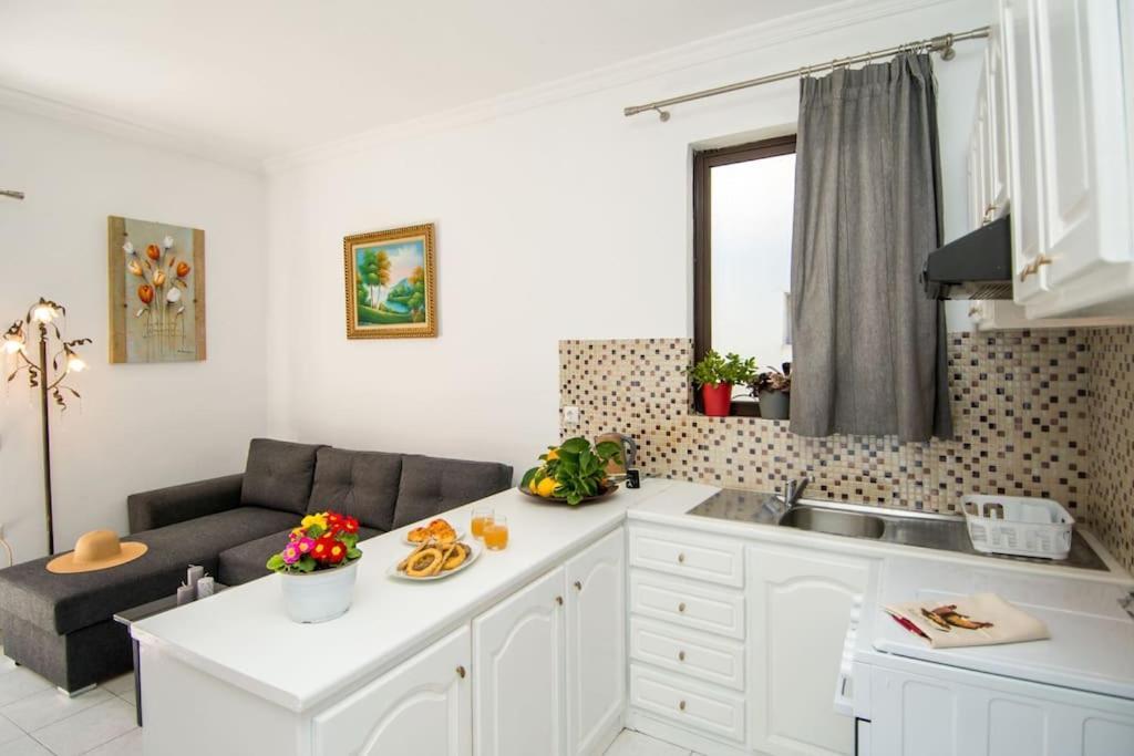 Dean At Apartment Zakynthos Town